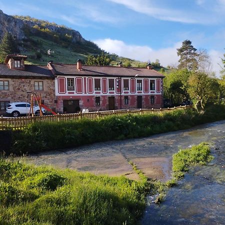 Гостьовий будинок Casa Entrenidos Muda Екстер'єр фото