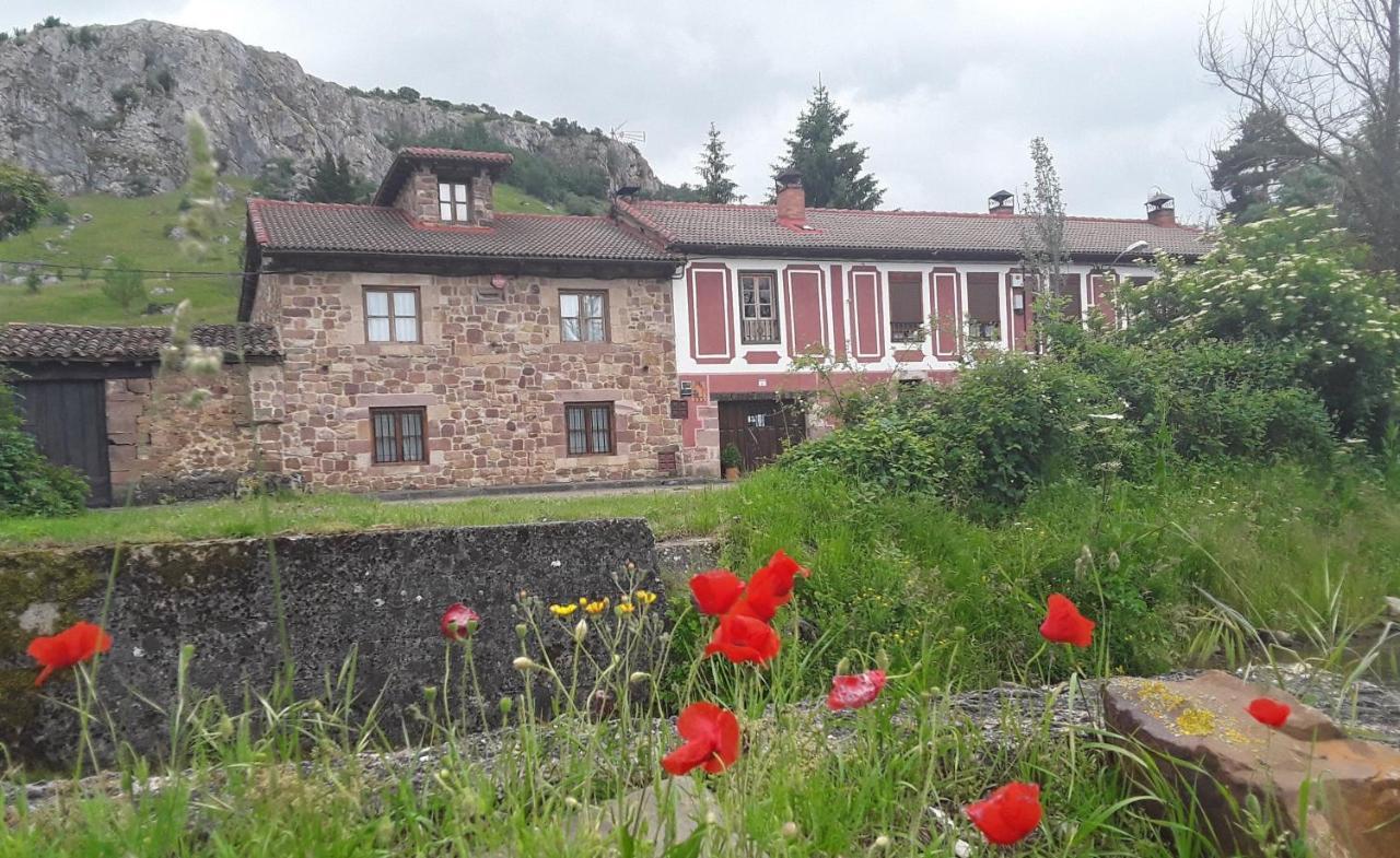 Гостьовий будинок Casa Entrenidos Muda Екстер'єр фото