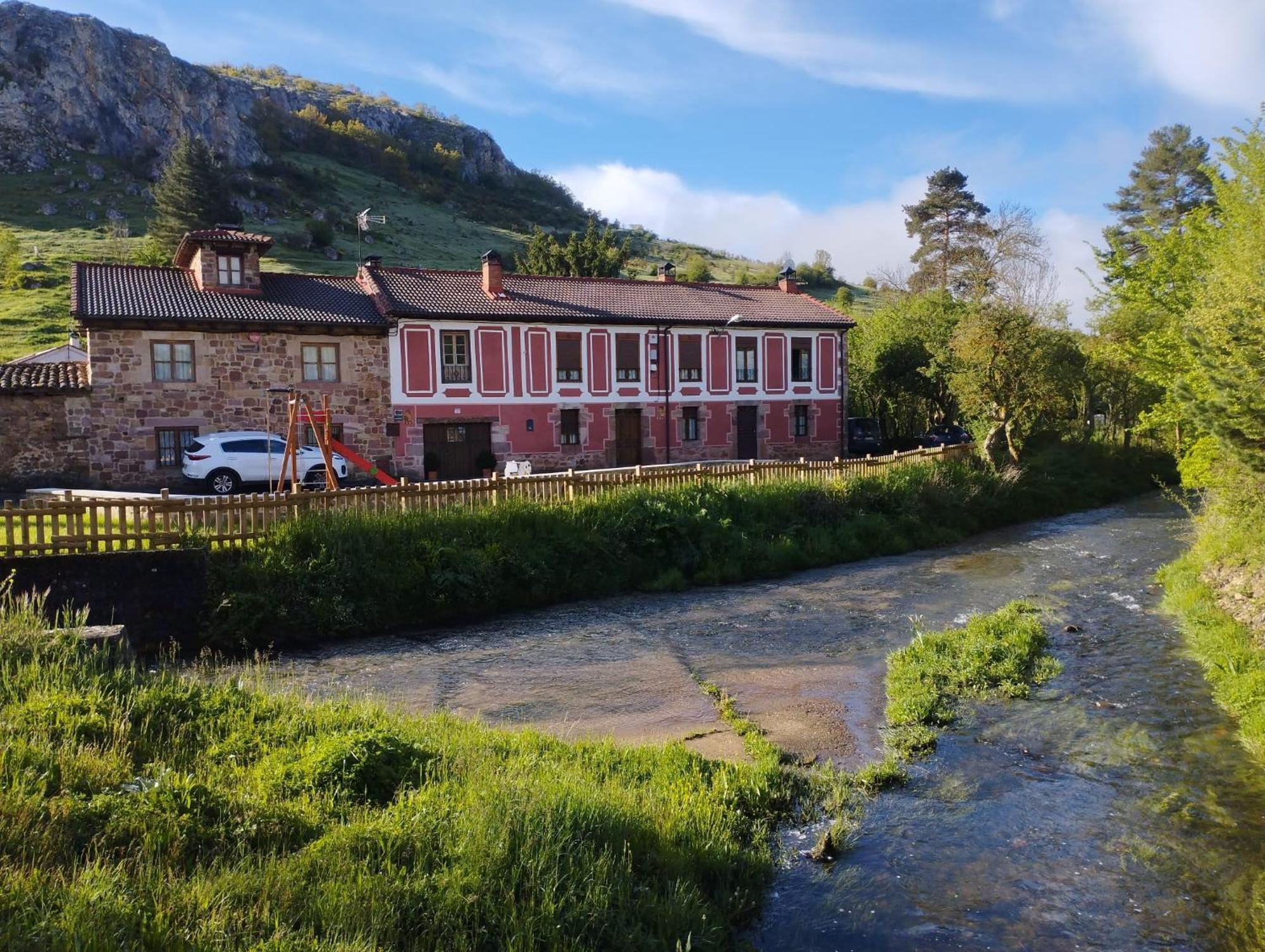 Гостьовий будинок Casa Entrenidos Muda Екстер'єр фото